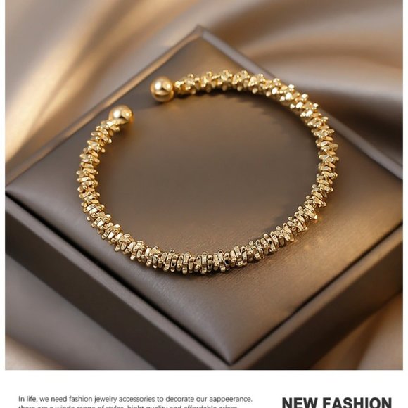 Classic Simple Copper Alloy Jewelry Bracelets - Picture 5 of 8